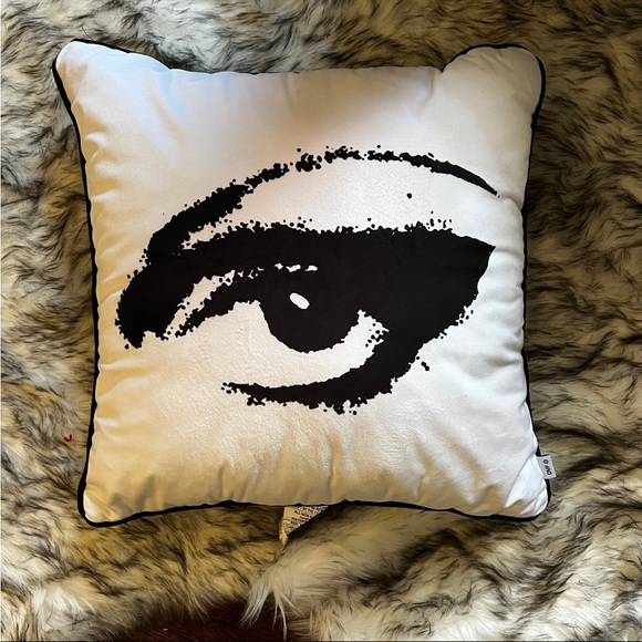 Diane Von Furstenberg Black and White Eye Pillow Target Collab NWOT - Picture 1 of 3